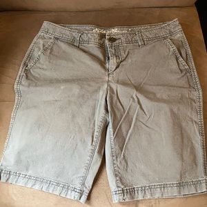Eddie Bauer ladies shorts. Grey